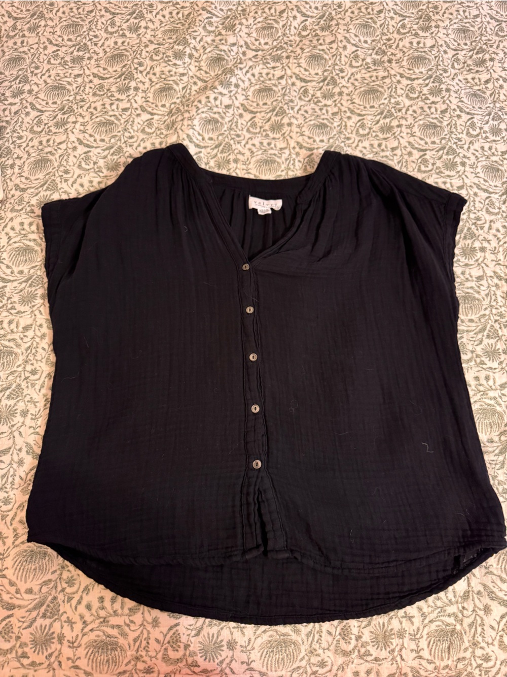 Velvet by Graham & Spencer Black Button-Front Gauzy Blouse